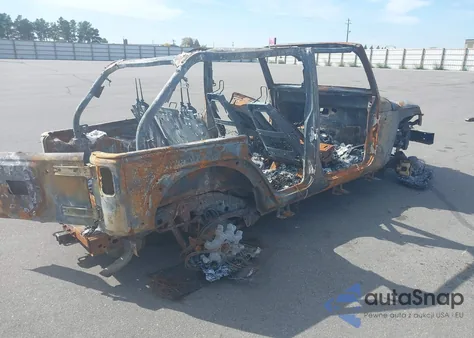 2015 Jeep Wrangler Unlimited Sahara z USA, uszkodzony, nr VIN 1C4BJWEG3FL551660